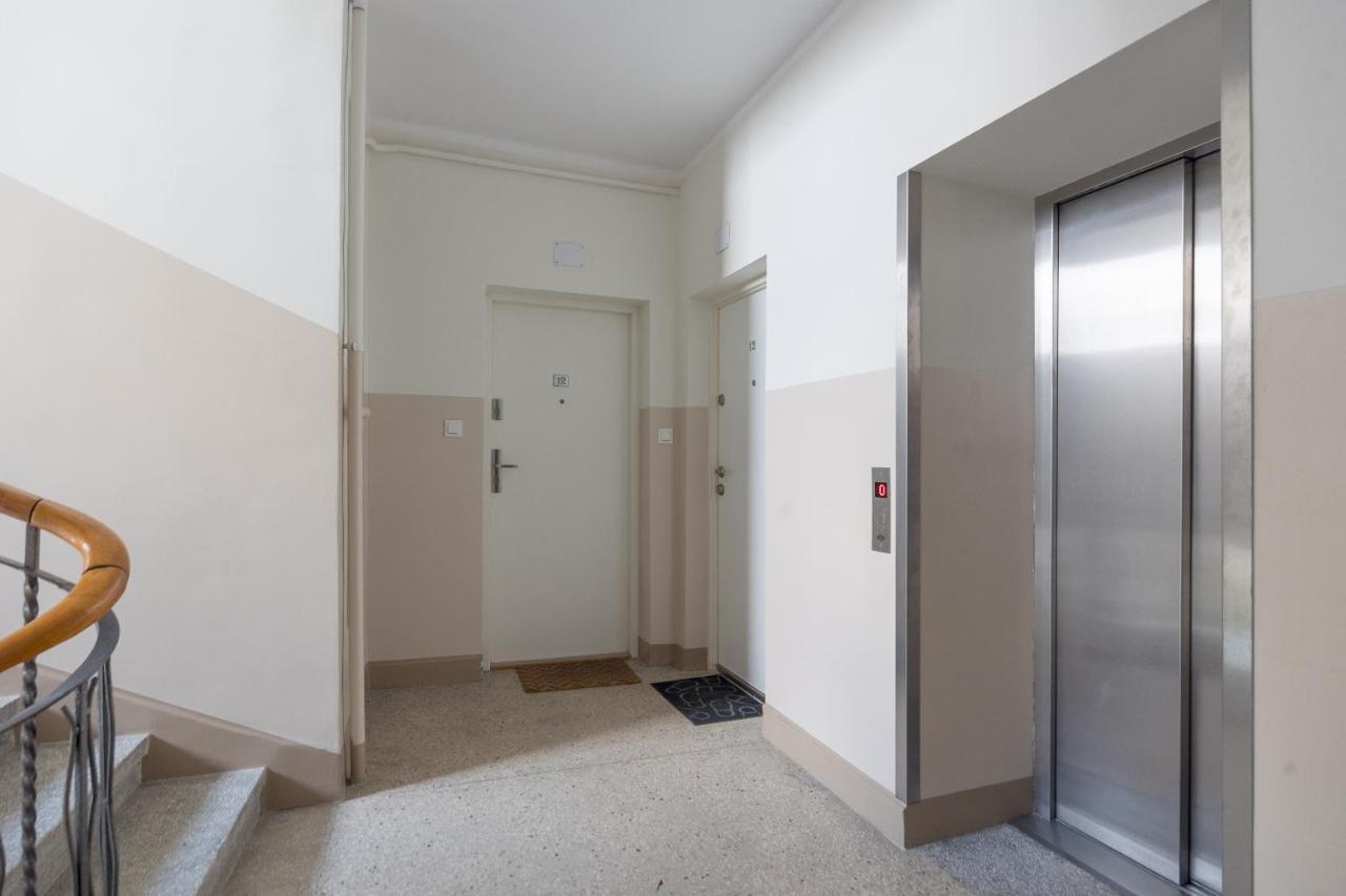 Metro Raclawicka Red Apartment Βαρσοβία Εξωτερικό φωτογραφία